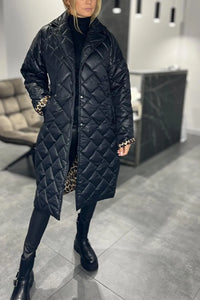Bianca | Damen Lange Winter Steppjacke mit Druckknöpfen
