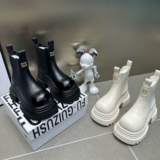 Delia | Damen Robuste Plateau Chelsea Stiefel mit elastischen Einsätzen