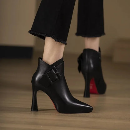 Sabrina | Damen Stiefeletten mit schmalem Absatz und spitzer Zehenpartie